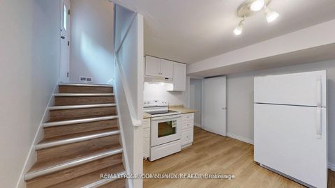 Photo 29 at 39 Silverview Drive, Newtonbrook East, Toronto