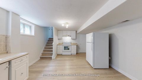 Photo 35 at 39 Silverview Drive, Newtonbrook East, Toronto