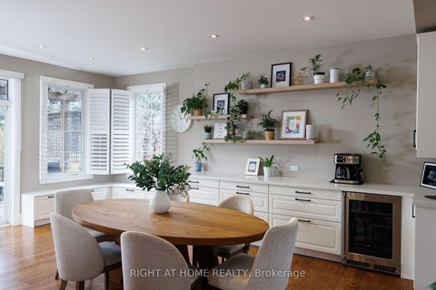 Photo 4 at 3 Dunning Crescent, Alderwood, Toronto