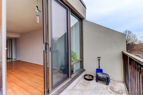 Photo 8 at 513 - 20 Fashion Roseway Row, Willowdale East, Toronto