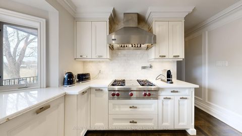 Photo 12 at 6 Penwood Crescent S, Don Mills, Toronto