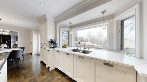 Photo 13 at 6 Penwood Crescent S, Don Mills, Toronto