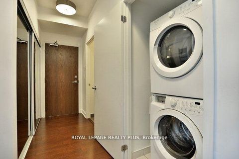 Photo 12 at 812 - 360 Square One Drive, City Centre, Mississauga