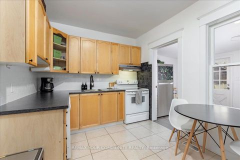 Photo 11 at 917 Broadview Avenue, Danforth, Toronto