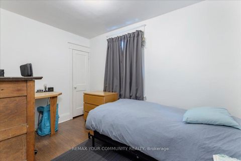 Photo 17 at 917 Broadview Avenue, Danforth, Toronto