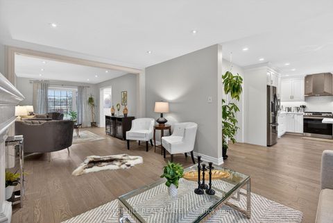 Photo 17 at 15 Toporowski Avenue, Rouge Woods, Richmond Hill