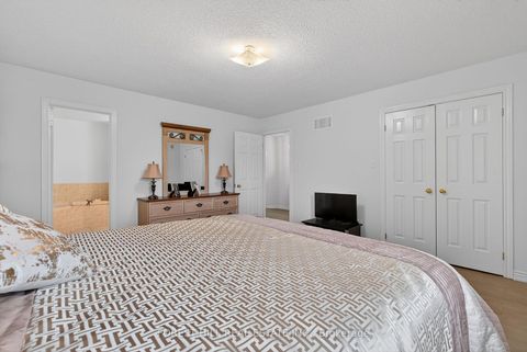 Photo 29 at 15 Toporowski Avenue, Rouge Woods, Richmond Hill