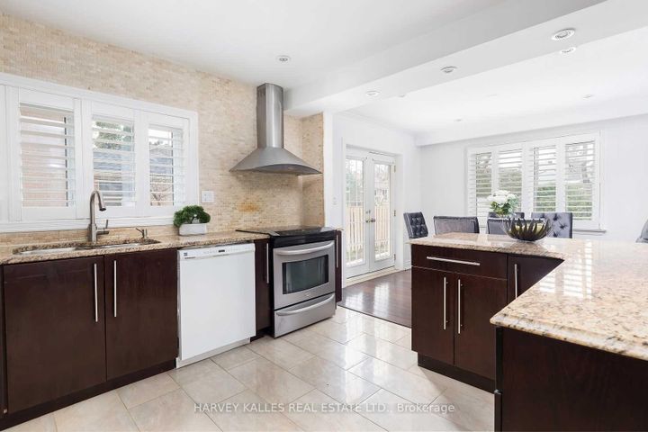 Photo 11 at 48 Bunty Lane, Bayview Village, Toronto