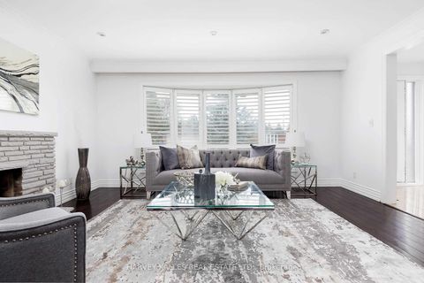 Photo 6 at 48 Bunty Lane, Bayview Village, Toronto