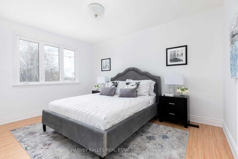 Photo 13 at 48 Bunty Lane, Bayview Village, Toronto