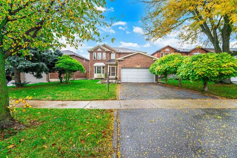 Photo 1 at 86 Dina Road, Maple, Vaughan
