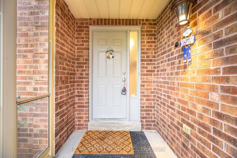 Photo 5 at 86 Dina Road, Maple, Vaughan