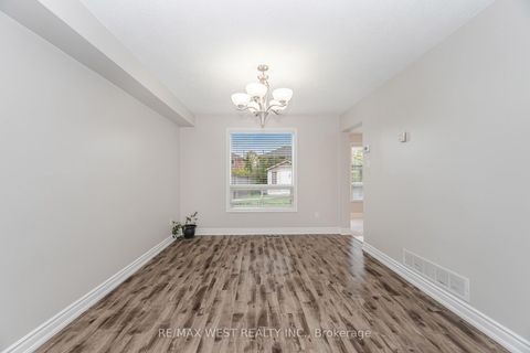 Photo 12 at 86 Dina Road, Maple, Vaughan