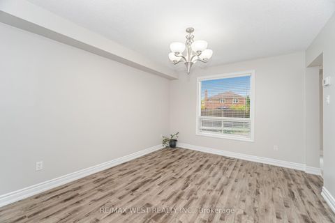 Photo 13 at 86 Dina Road, Maple, Vaughan