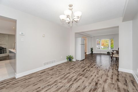 Photo 14 at 86 Dina Road, Maple, Vaughan