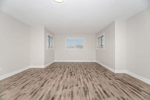 Photo 31 at 86 Dina Road, Maple, Vaughan