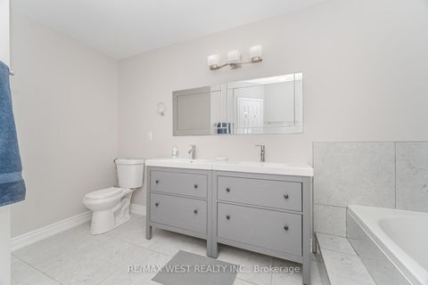 Photo 33 at 86 Dina Road, Maple, Vaughan