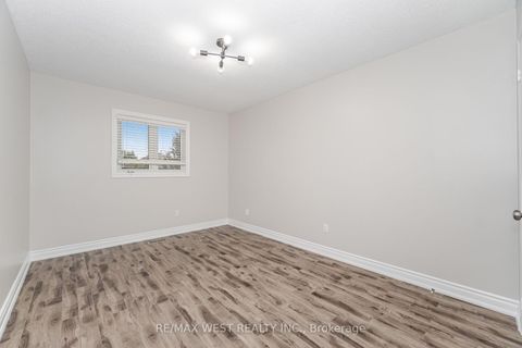 Photo 39 at 86 Dina Road, Maple, Vaughan