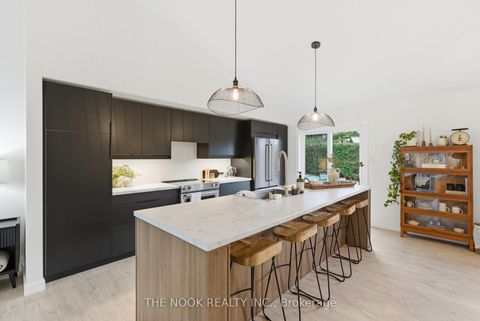 Photo 5 at 11 Lynn Crescent, Cannington, Brock