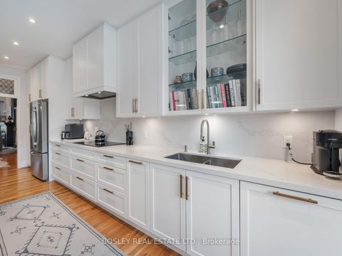 Photo 4 at 8 De Savery Crescent, Mount Pleasant West, Toronto