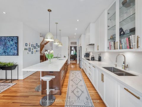 Photo 5 at 8 De Savery Crescent, Mount Pleasant West, Toronto