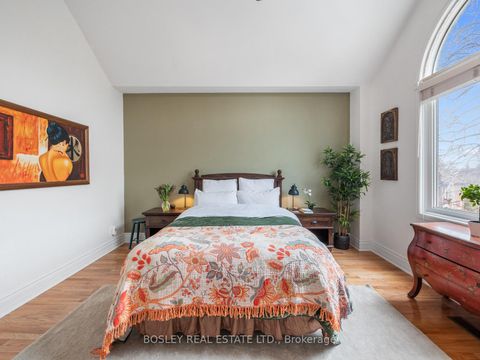 Photo 25 at 8 De Savery Crescent, Mount Pleasant West, Toronto