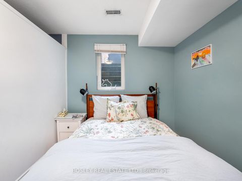 Photo 41 at 8 De Savery Crescent, Mount Pleasant West, Toronto