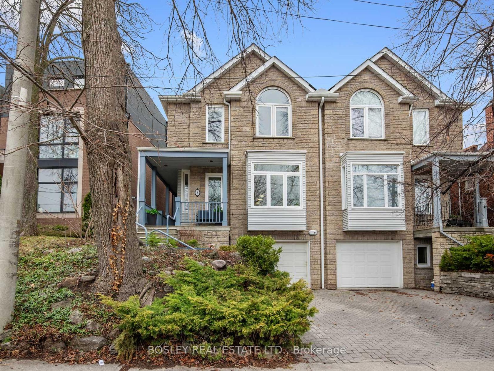 8 De Savery Crescent, Mount Pleasant West, Toronto photo number 2