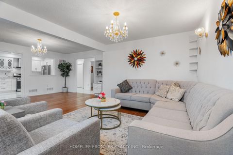 Photo 4 at 55 Attridge Drive, Aurora Village, Aurora