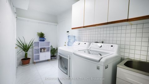 Photo 7 at 55 Attridge Drive, Aurora Village, Aurora