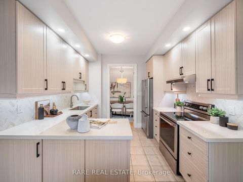 Photo 9 at 510 - 10 Old York Mills Road, York Mills, Toronto