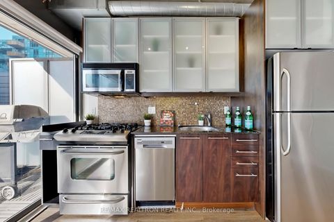 Photo 8 at 408 - 533 Richmond Street W, Waterfront Communities C1, Toronto