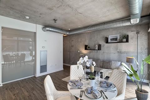 Photo 12 at 408 - 533 Richmond Street W, Waterfront Communities C1, Toronto