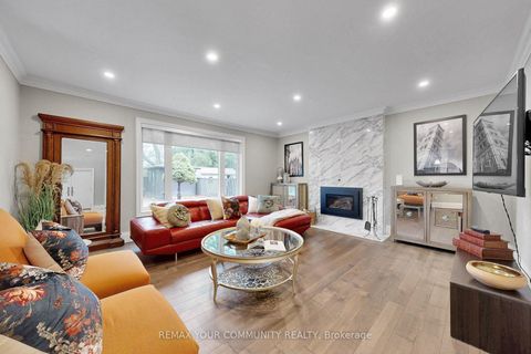 Photo 6 at 186 Wigwoss Drive, East Woodbridge, Vaughan