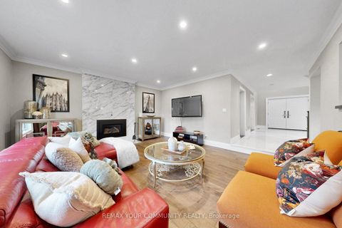 Photo 7 at 186 Wigwoss Drive, East Woodbridge, Vaughan