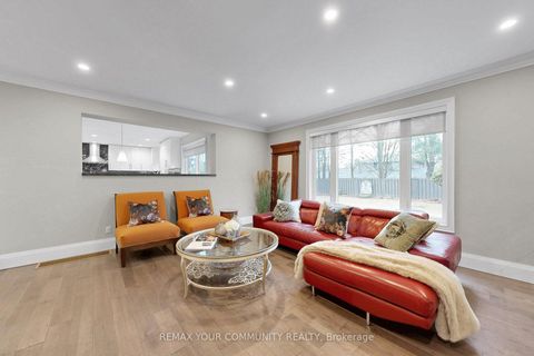 Photo 8 at 186 Wigwoss Drive, East Woodbridge, Vaughan