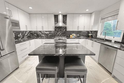 Photo 11 at 186 Wigwoss Drive, East Woodbridge, Vaughan