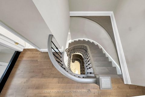 Photo 16 at 186 Wigwoss Drive, East Woodbridge, Vaughan