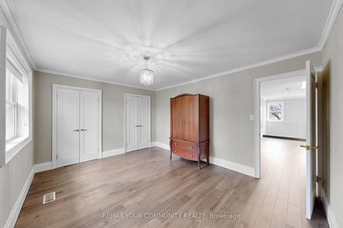 Photo 21 at 186 Wigwoss Drive, East Woodbridge, Vaughan