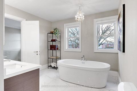 Photo 25 at 186 Wigwoss Drive, East Woodbridge, Vaughan