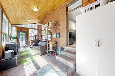 Photo 29 at 186 Wigwoss Drive, East Woodbridge, Vaughan