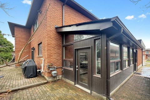 Photo 30 at 186 Wigwoss Drive, East Woodbridge, Vaughan