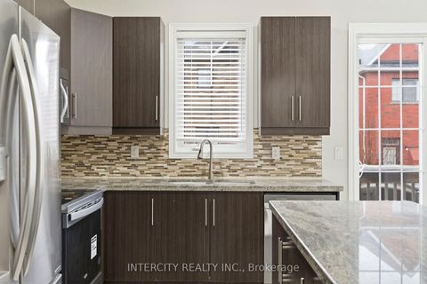 Photo 11 at 34 Alexie Way, Vellore Village, Vaughan