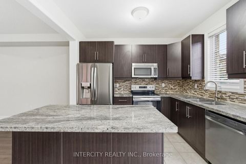 Photo 12 at 34 Alexie Way, Vellore Village, Vaughan