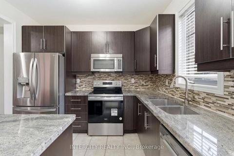 Photo 13 at 34 Alexie Way, Vellore Village, Vaughan