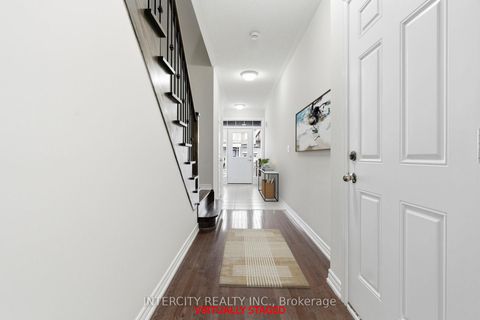 Photo 14 at 34 Alexie Way, Vellore Village, Vaughan