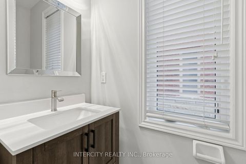 Photo 16 at 34 Alexie Way, Vellore Village, Vaughan