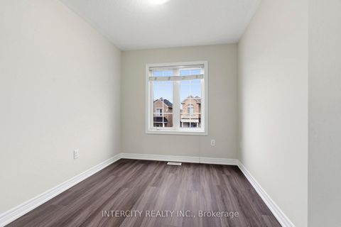 Photo 24 at 34 Alexie Way, Vellore Village, Vaughan