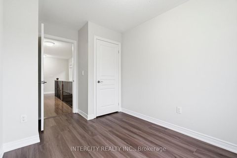 Photo 25 at 34 Alexie Way, Vellore Village, Vaughan