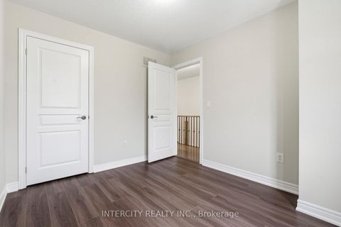 Photo 27 at 34 Alexie Way, Vellore Village, Vaughan